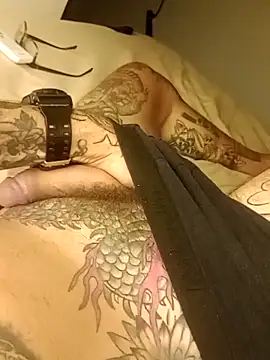 Snapshot of rolesexy chatting on 03-12-25, 02:09 rolesexy online show from 03-12-25, 02:09