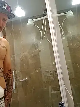 Snapshot of rolesexy chatting on 11-19-25, 01:49 rolesexy online show from 11-19-25, 01:49