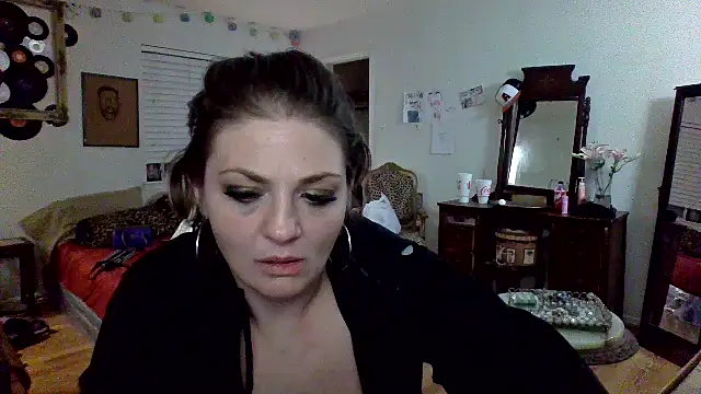 sophiarica online show from 04-22-26, 02:36