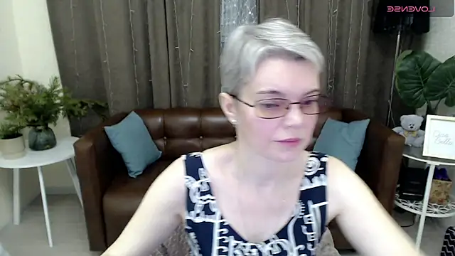 Cutie Erikaa1 online show from 12-29-24, 02:49