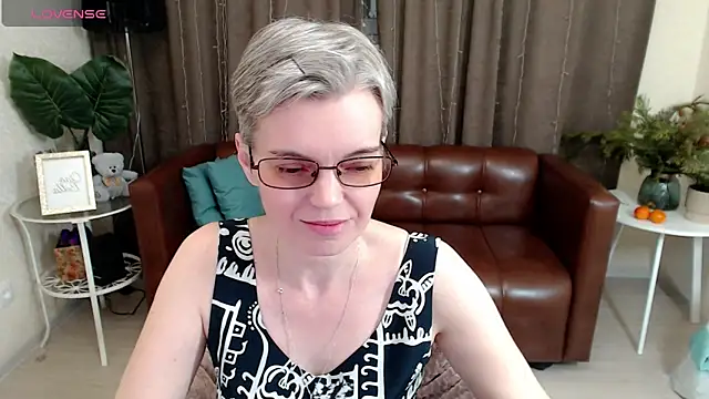 Cutie Erikaa1 online show from 12-31-24, 03:42