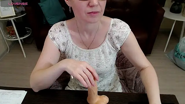 Cutie Erikaa1 online show from 01-04-25, 05:37