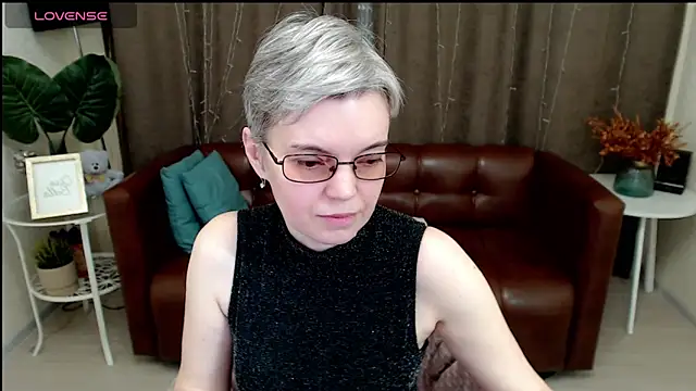 Cutie Erikaa1 online show from 01-21-25, 02:43