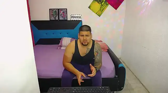 pitbullveryhot online show from 03-11-25, 12:00