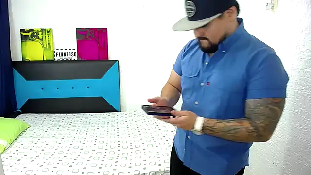 pitbullveryhot online show from 10-04-25, 02:20