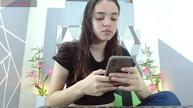 Mia-kalinfa online show from 01-30-25, 10:51