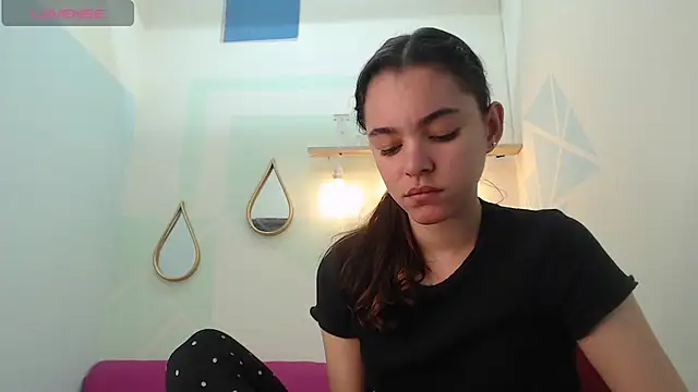 Mia-kalinfa online show from 02-04-25, 06:27