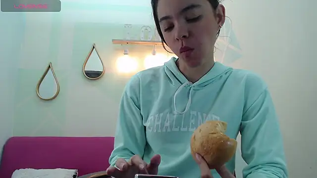 Mia-kalinfa online show from 03-08-25, 01:47