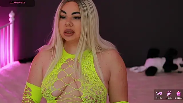 MissLilaa online show from 12-21-24, 05:07