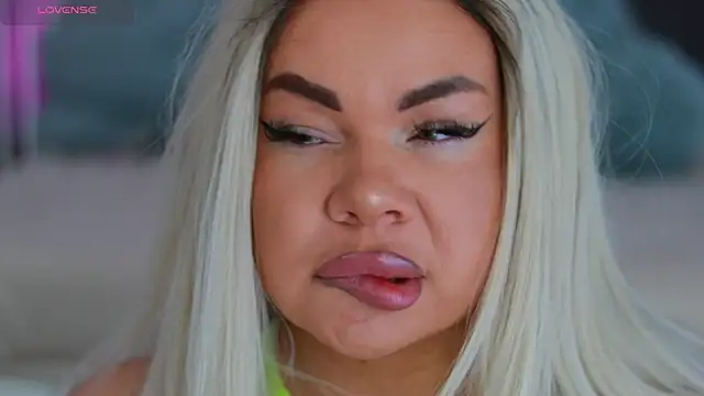 MissLilaa online show from 01-16-25, 09:37