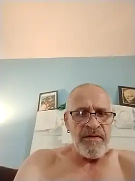Snapshot of geilerschwanz64 chatting on 05-07-26, 05:13 geilerschwanz64 online show from 05-07-26, 05:13