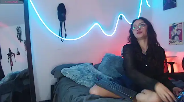 katianzayn online show from 12-14-24, 04:56