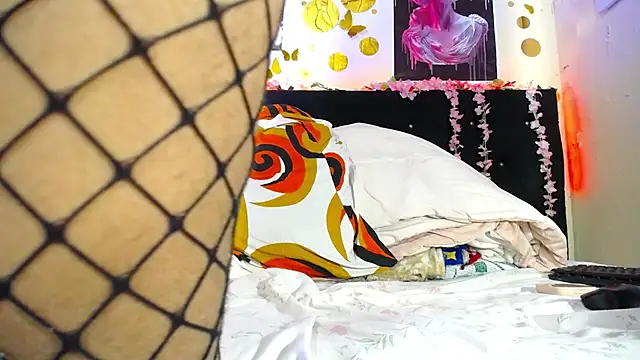 Snapshot of _Empera_ chatting on 09-09-25, 01:38  Empera  online show from 09-09-25, 01:38