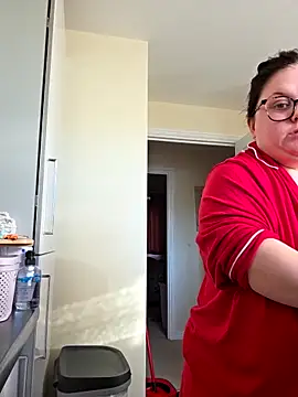 Tallulah-mae-xoxox online show from 12-19-25, 12:45