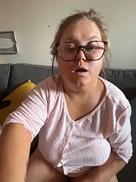 Tallulah-mae-xoxox online show from 05-31-26, 11:50