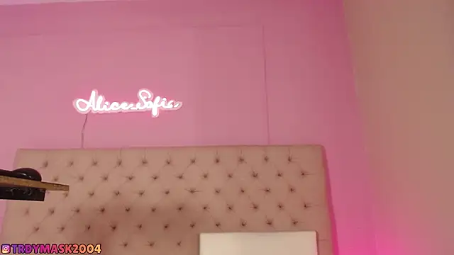 alice sofia online show from 04-18-26, 07:58