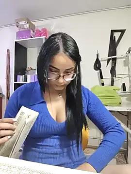 Snapshot of aleejhandraa chatting on 01-31-25, 08:22 aleejhandraa online show from 01-31-25, 08:22