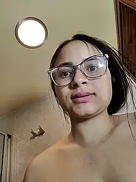 Snapshot of aleejhandraa chatting on 11-02-25, 05:59 aleejhandraa online show from 11-02-25, 05:59