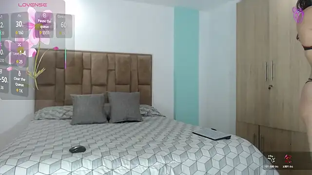 Snapshot of aleejhandraa chatting on 11-11-25, 09:37 aleejhandraa online show from 11-11-25, 09:37