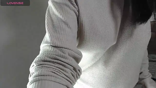 Snapshot of aleejhandraa chatting on 11-18-25, 01:00 aleejhandraa online show from 11-18-25, 01:00