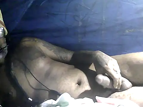 Snapshot of rootsf chatting on 10-21-25, 01:28 rootsf online show from 10-21-25, 01:28