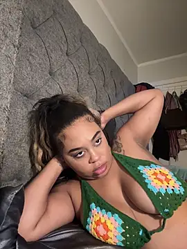 Snapshot of camiliaskye chatting on 09-13-25, 05:18 camiliaskye online show from 09-13-25, 05:18