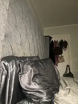 Snapshot of camiliaskye chatting on 09-14-25, 04:11 camiliaskye online show from 09-14-25, 04:11