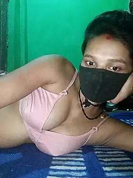 Hoty girl 143 online show from 04-17-26, 01:30