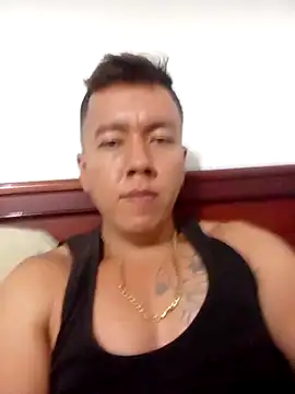Snapshot of Valentino_hotboy chatting on 01-01-25, 04:50 Valentino hotboy online show from 01-01-25, 04:50