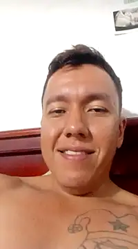 Snapshot of Valentino_hotboy chatting on 02-05-25, 04:48 Valentino hotboy online show from 02-05-25, 04:48