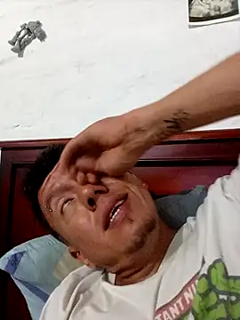 Snapshot of Valentino_hotboy chatting on 10-27-25, 03:32 Valentino hotboy online show from 10-27-25, 03:32
