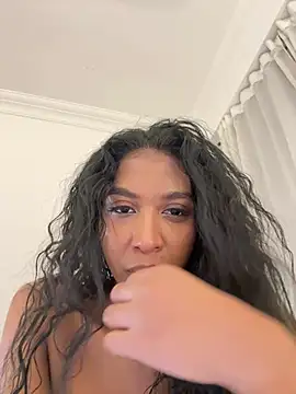 Snapshot of IamCrystal2 chatting on 05-15-26, 11:01 IamCrystal2 online show from 05-15-26, 11:01
