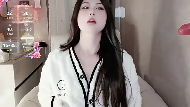 Snapshot of Blossom-666 chatting on 01-18-26, 04:16 Blossom-666 online show from 01-18-26, 04:16