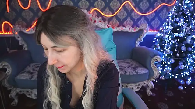 Roxy Rayy online show from 01-15-25, 06:43