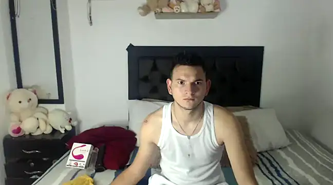 Latin Boy24 online show from 02-25-25, 07:14