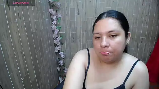 Snapshot of solyeria chatting on 05-31-26, 06:09 solyeria online show from 05-31-26, 06:09