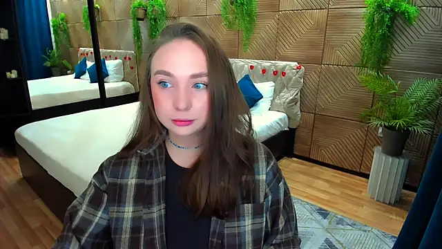 Snapshot of TrueReincarnation chatting on 05-26-26, 04:03 TrueReincarnation online show from 05-26-26, 04:03