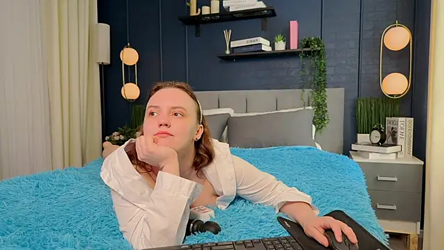 Lella Ryann  online show from 01-08-25, 12:28