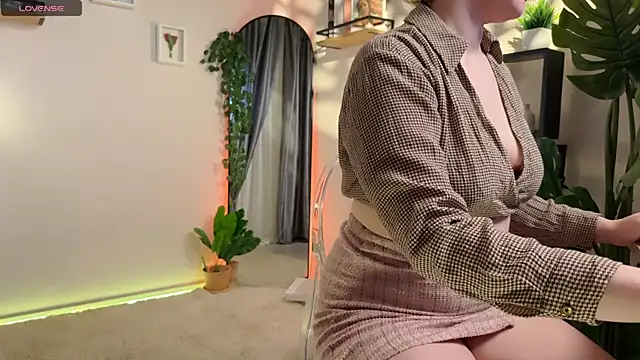 Lella Ryann  online show from 03-19-25, 12:01