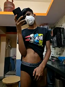 KissesBoyAD online show from 12-18-24, 04:39