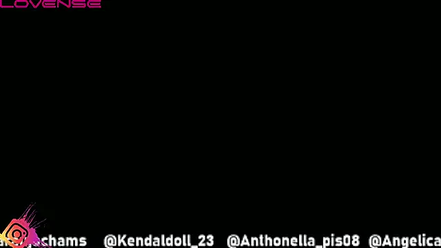 Snapshot of hotexoticbrunettes_24cm chatting on 09-30-25, 09:25 hotexoticbrunettes 24cm online show from 09-30-25, 09:25