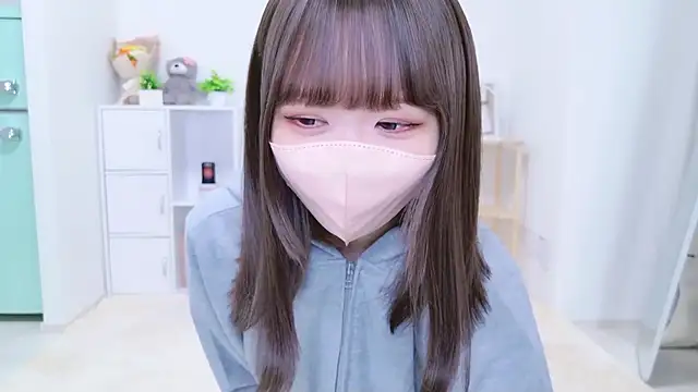 328 mitsuha online show from 10-18-25, 12:17