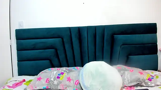 LisaWhite  online show from 03-11-25, 03:48