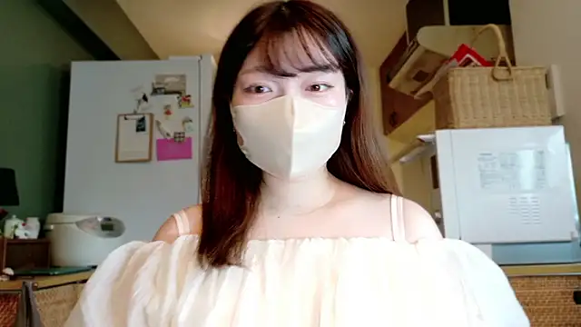 Snapshot of _Yui_ chatting on 09-12-25, 03:17  Yui  online show from 09-12-25, 03:17