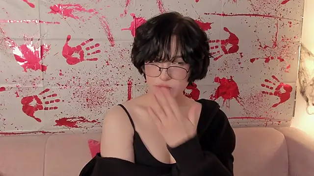 fiamoory online show from 10-19-25, 01:17