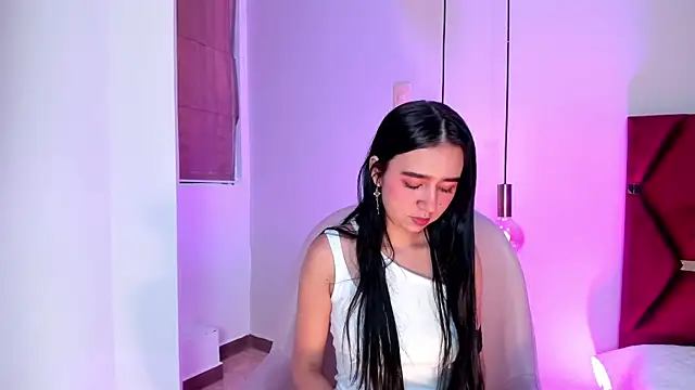 LaraGoldd online show from 12-21-24, 10:30