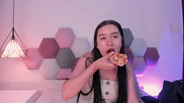 LaraGoldd online show from 03-05-26, 12:39