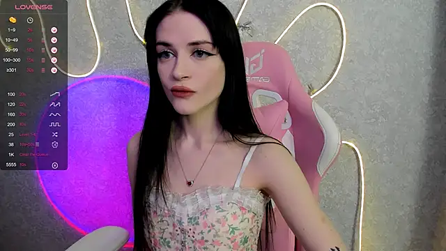 Snapshot of Molly_Crystall chatting on 05-15-26, 03:46 Molly Crystall online show from 05-15-26, 03:46