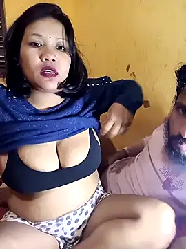 Snapshot of Radhikadavi879 chatting on 01-11-25, 05:07 Radhikadavi879 online show from 01-11-25, 05:07