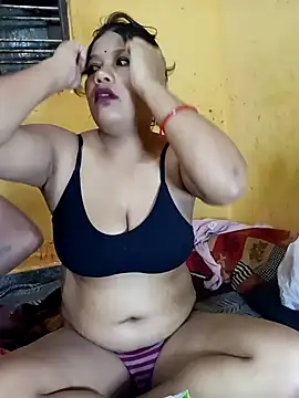 Snapshot of Radhikadavi879 chatting on 01-19-25, 11:53 Radhikadavi879 online show from 01-19-25, 11:53